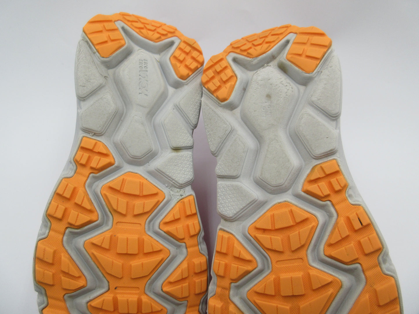 Used Hoka Challenger ATR 6 Women's Shoe - Size 9