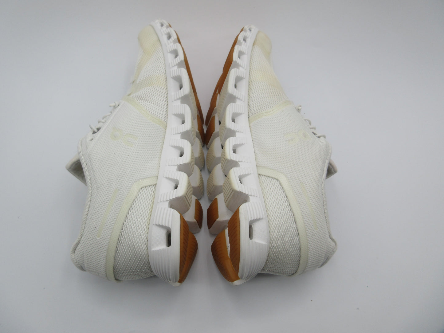 Used OnCloud Core Lifestyle Women's Shoes - Size 9