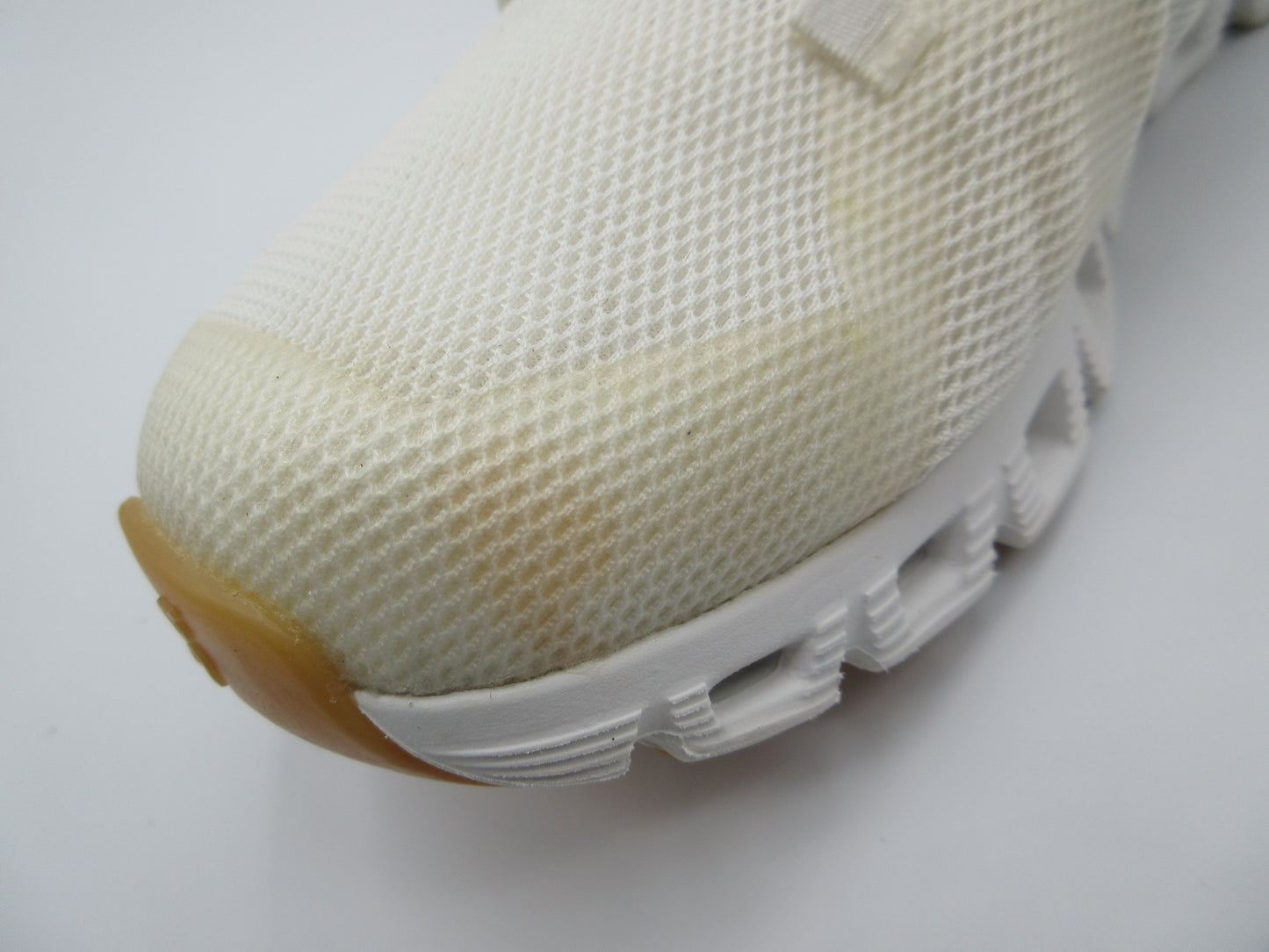 Used OnCloud Core Lifestyle Women's Shoes - Size 9