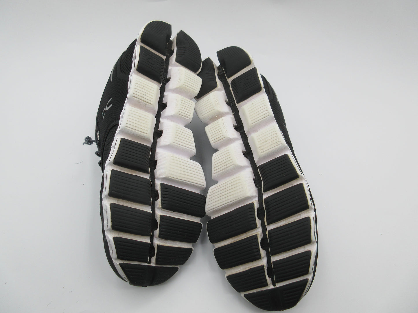 Used On Cloud (Core Lifestyle) - Women’s Size 8.5 -