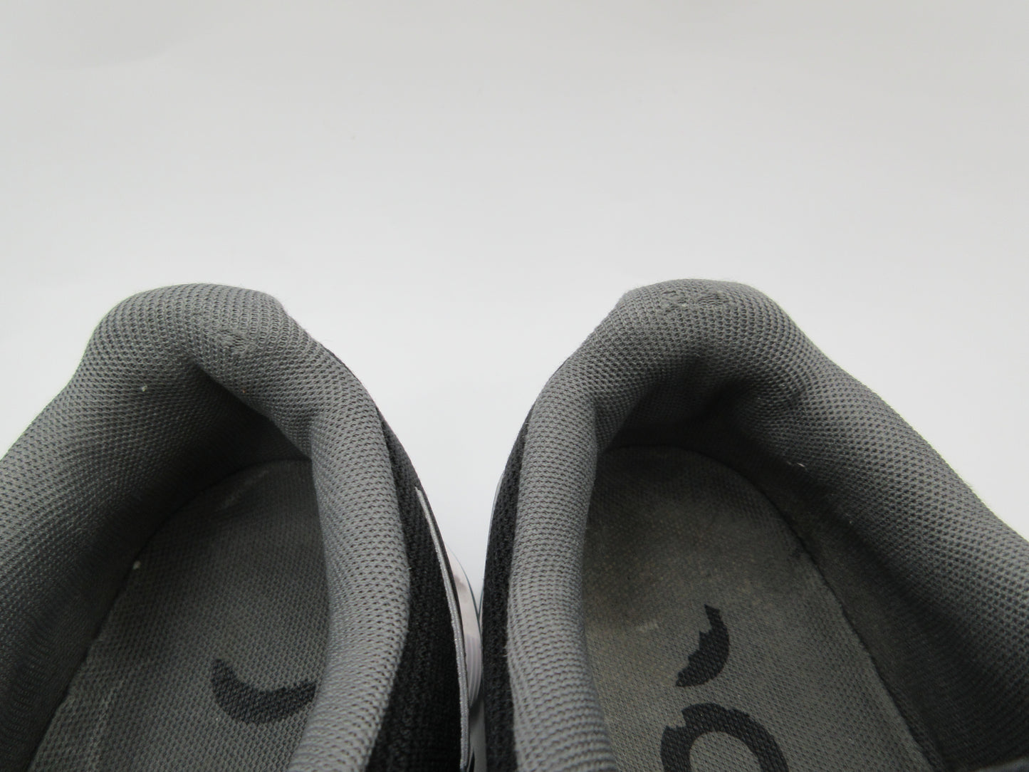 Used On Cloud (Core Lifestyle) - Women’s Size 8.5 -