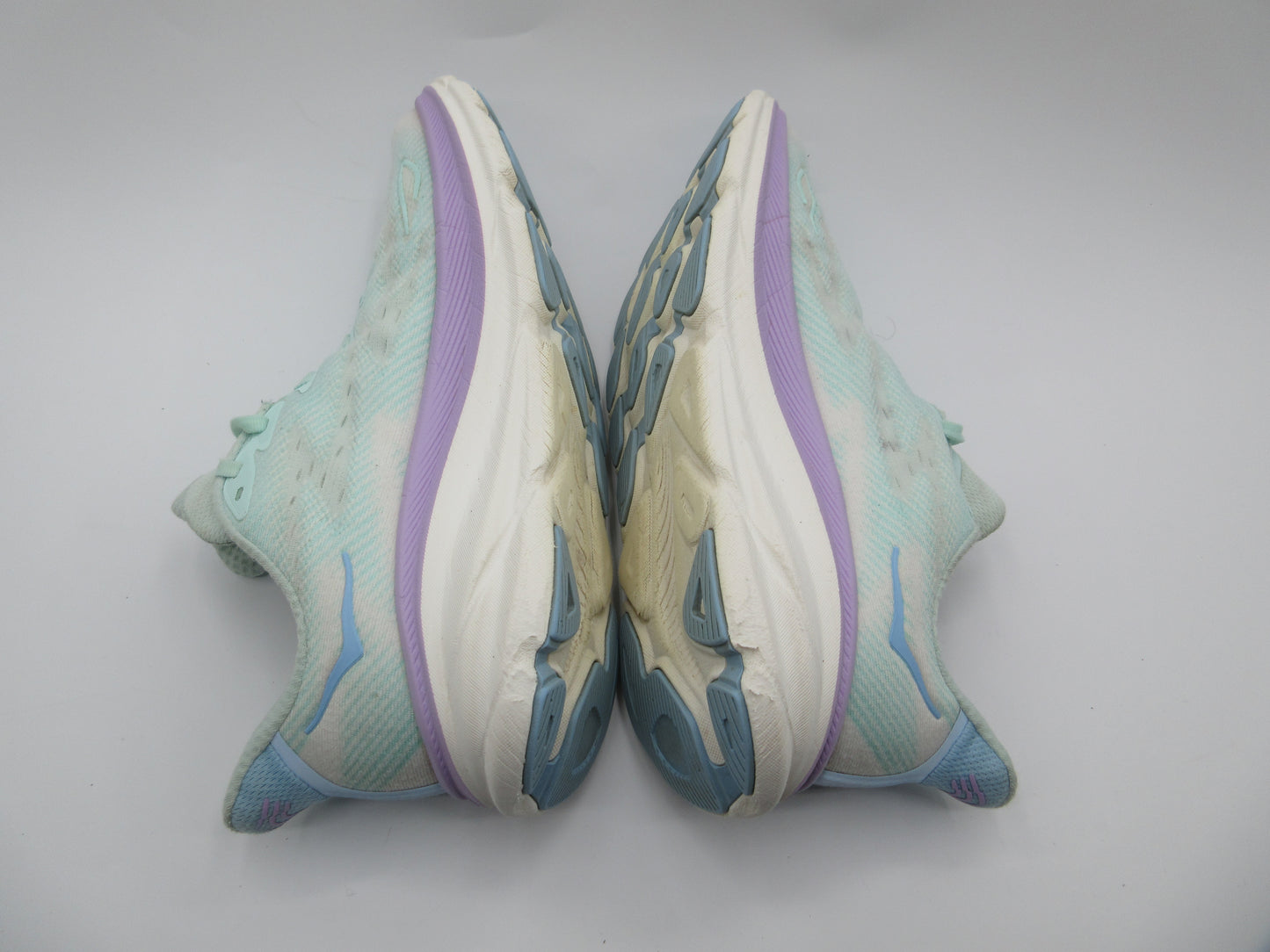Used Hoka Clifton 9 – Women’s Size 9