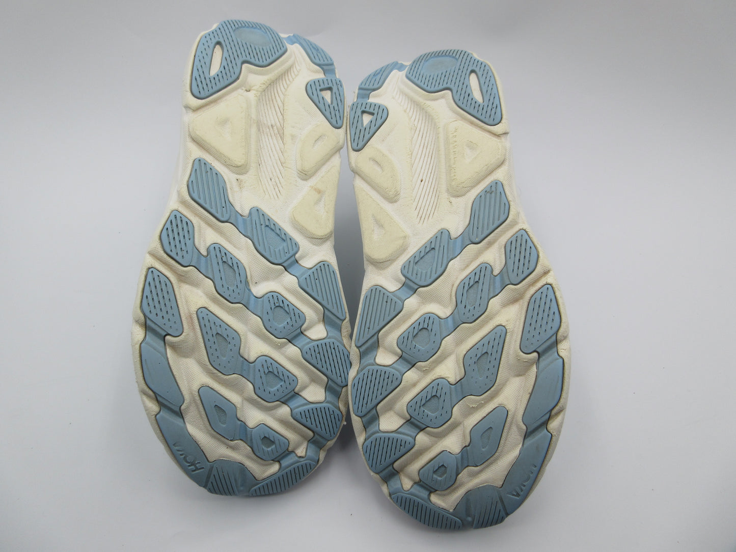 Used Hoka Clifton 9 – Women’s Size 9