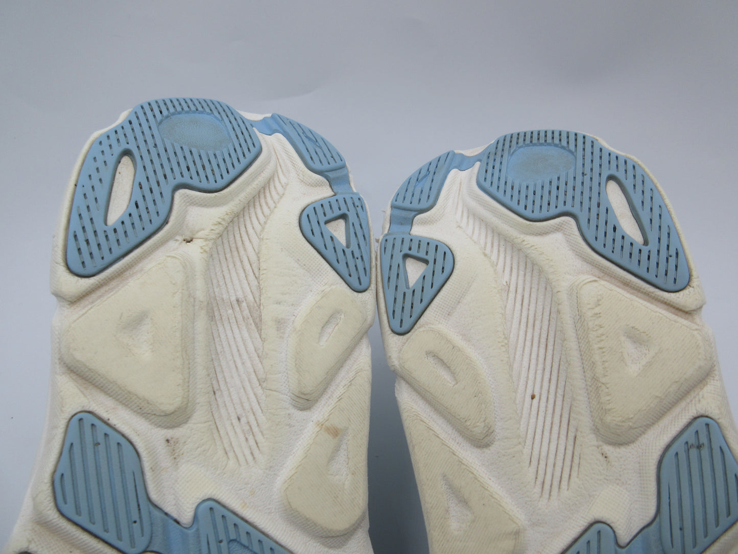 Used Hoka Clifton 9 – Women’s Size 9