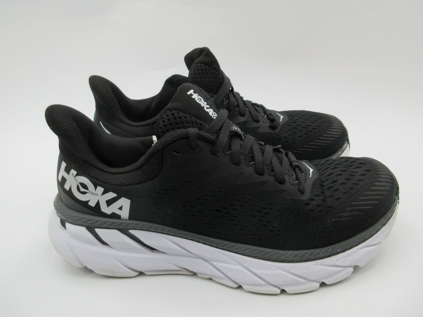 Used Hoka Clifton 7 – Women’s Size 6