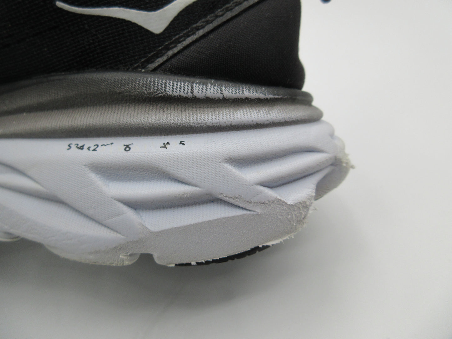 Used Hoka Bondi 8 – Women’s Size 9D (Wide)