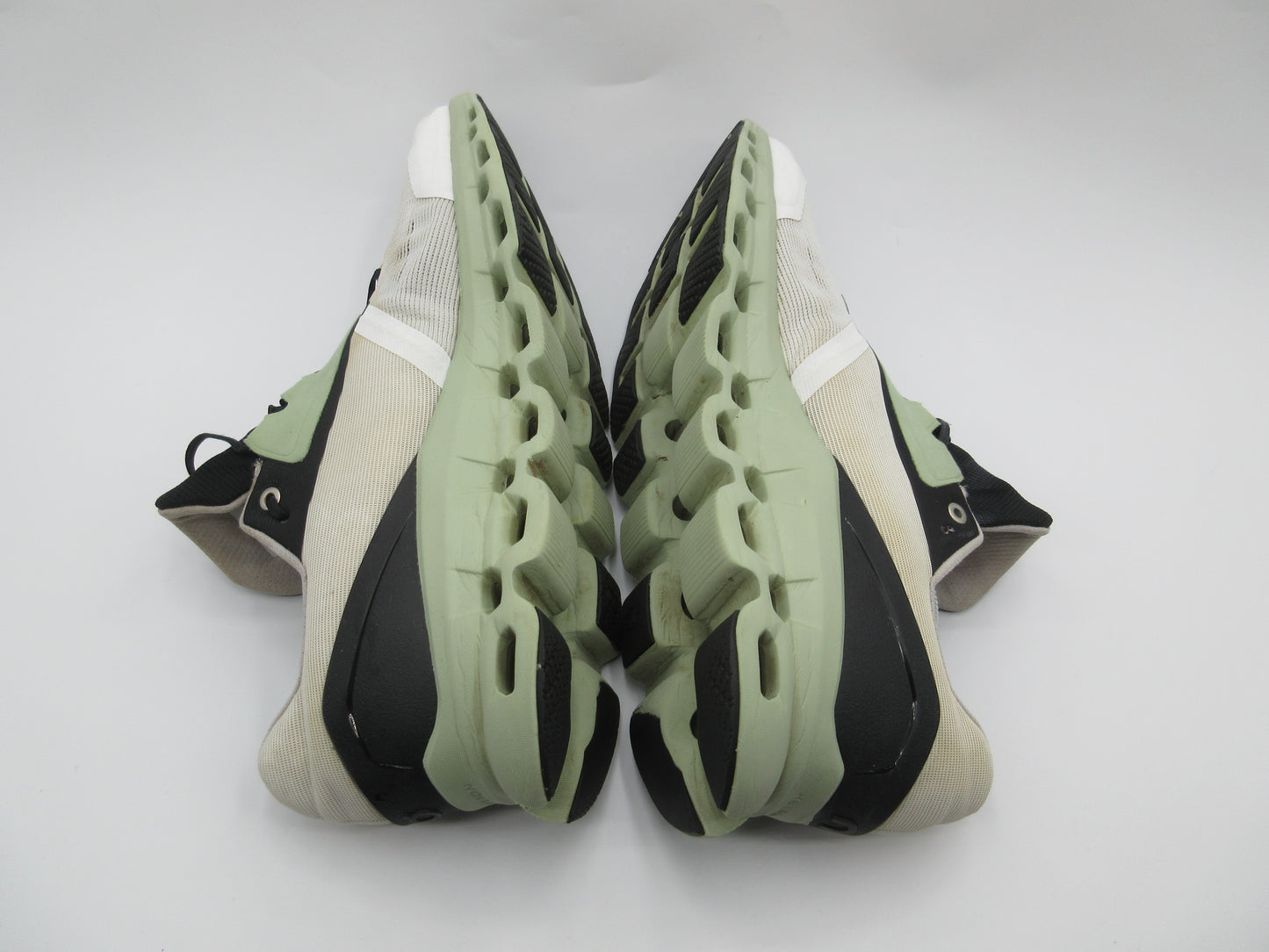 Pre Owned OnCloud CloudStratus Mens Size 11.5