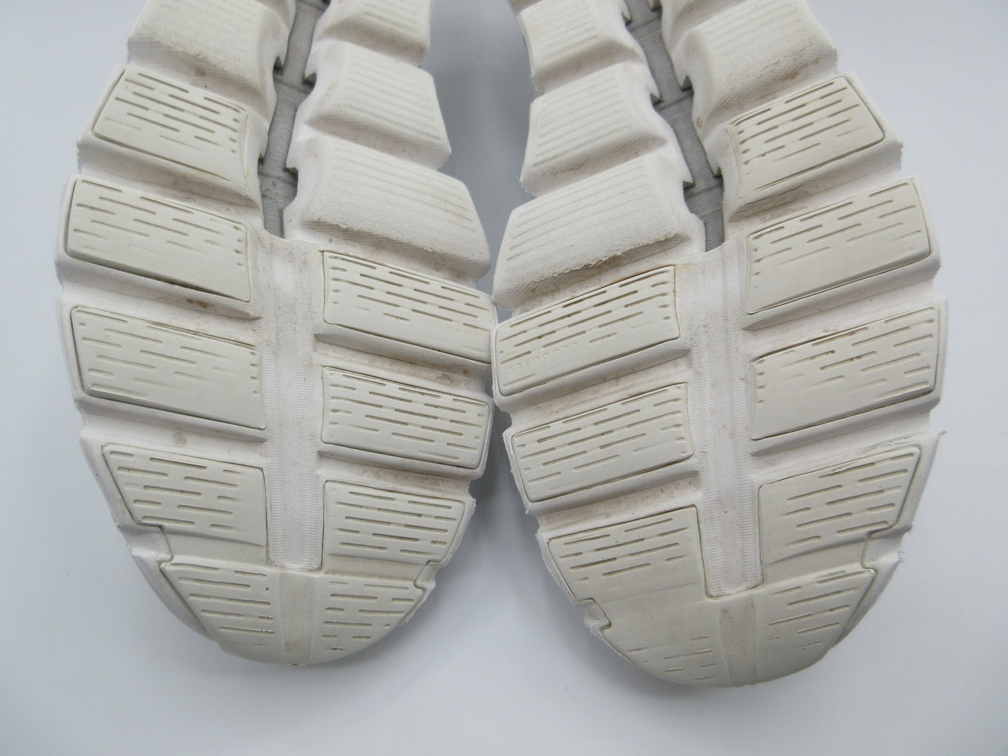 Pre Owned Men Size 11.5 OnCloud Cloud 5