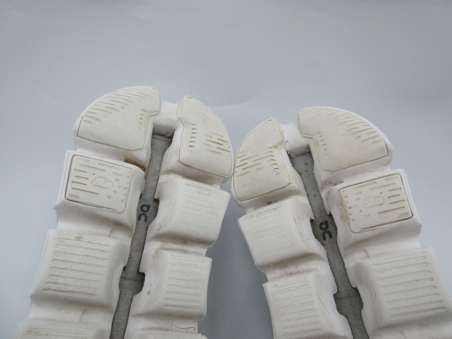 Pre Owned Men Size 11.5 OnCloud Cloud 5