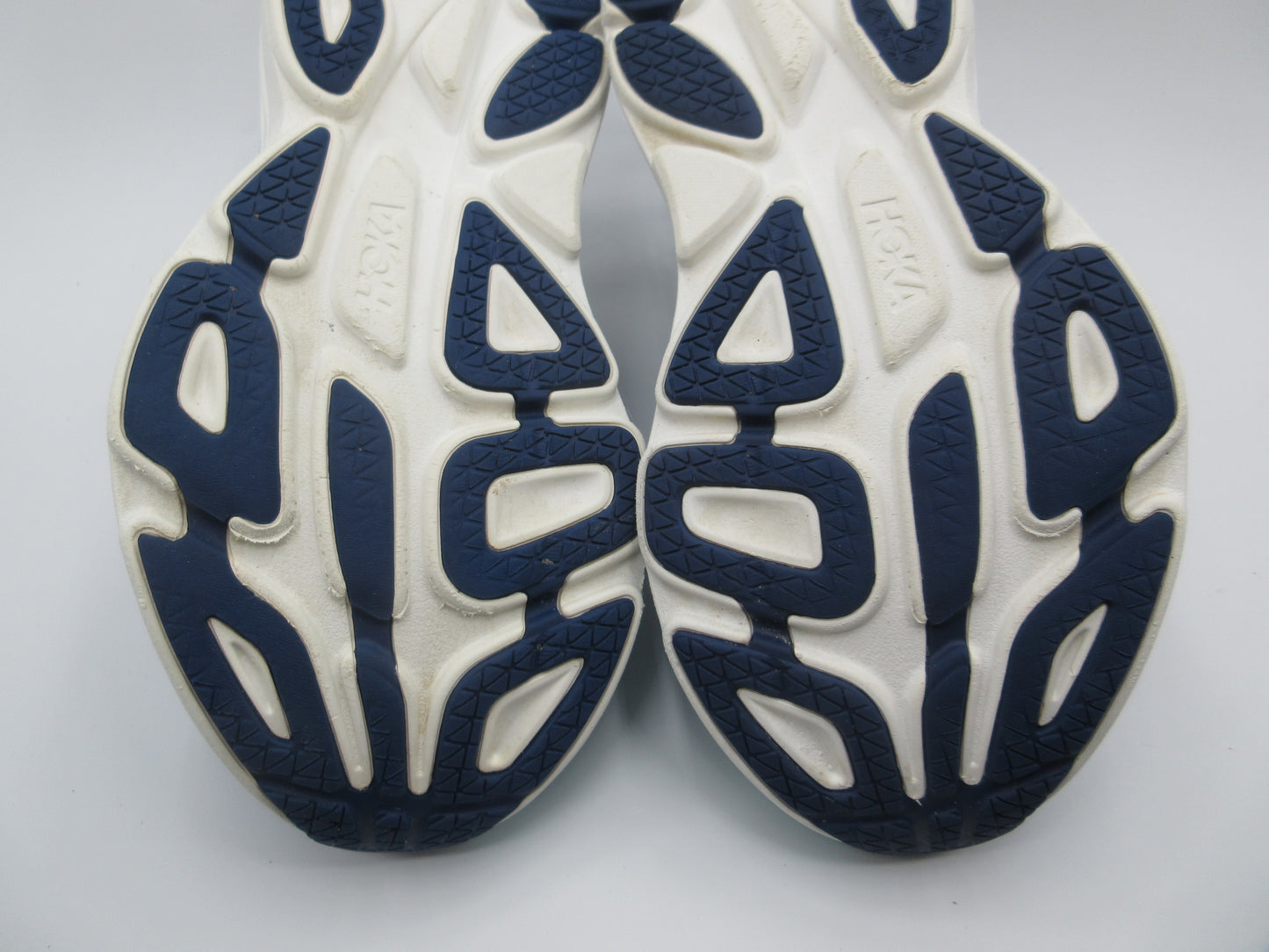 Used Hoka Bondi 8 – Women’s Size 9