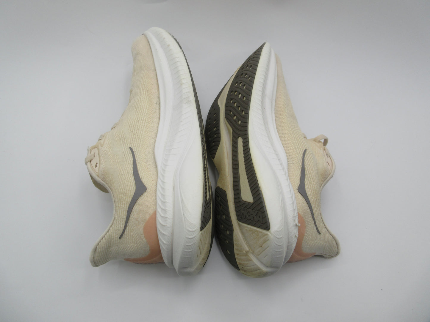 Used Hoka Mach 6 – Women’s Size 8