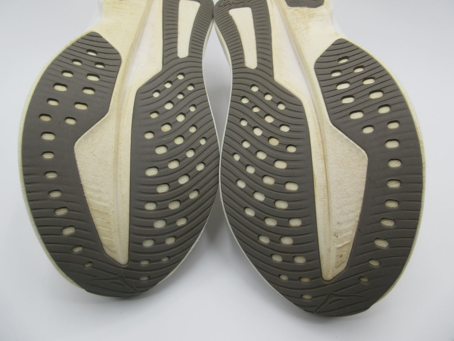 Used Hoka Mach 6 – Women’s Size 8