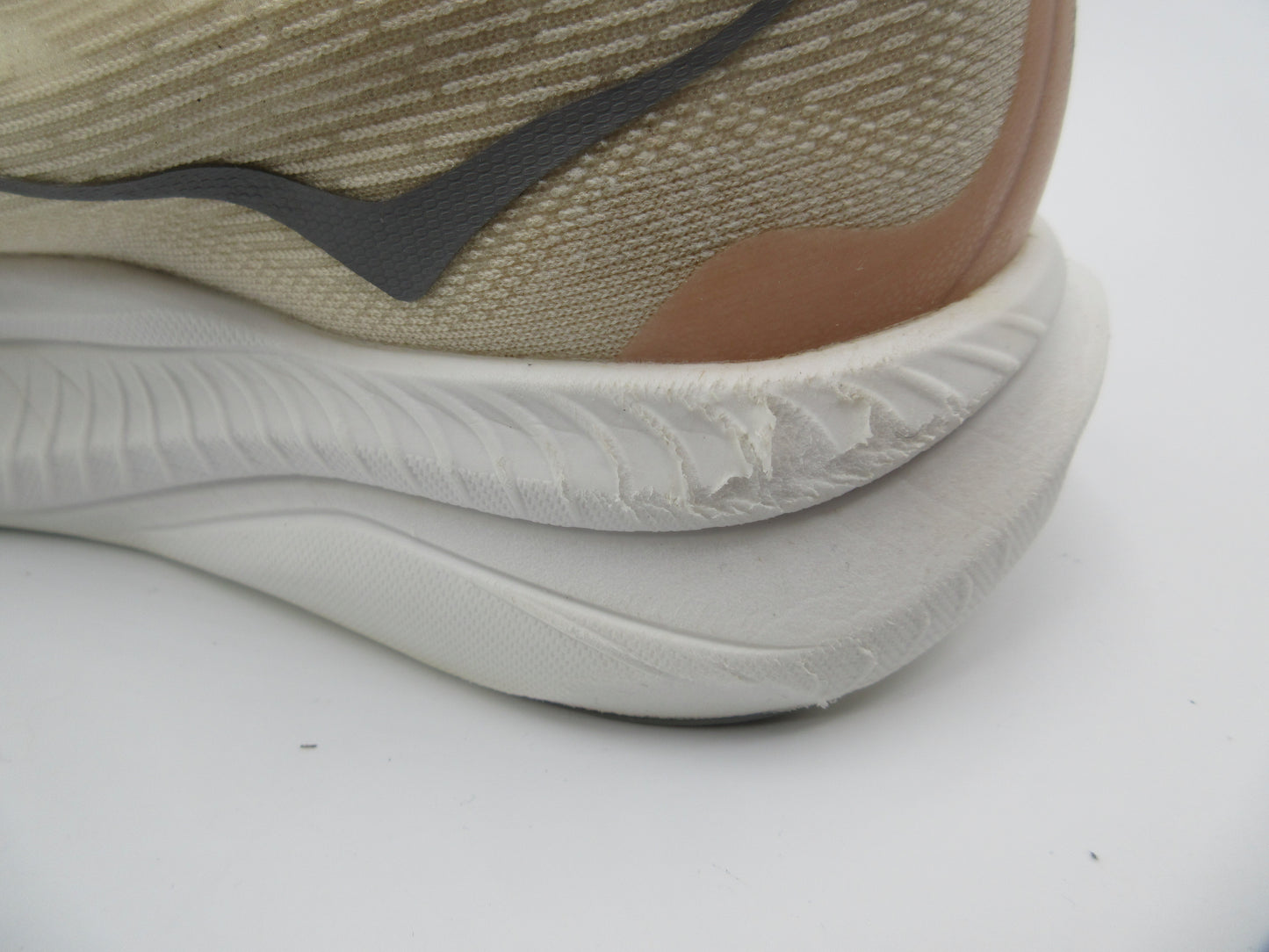 Used Hoka Mach 6 – Women’s Size 8