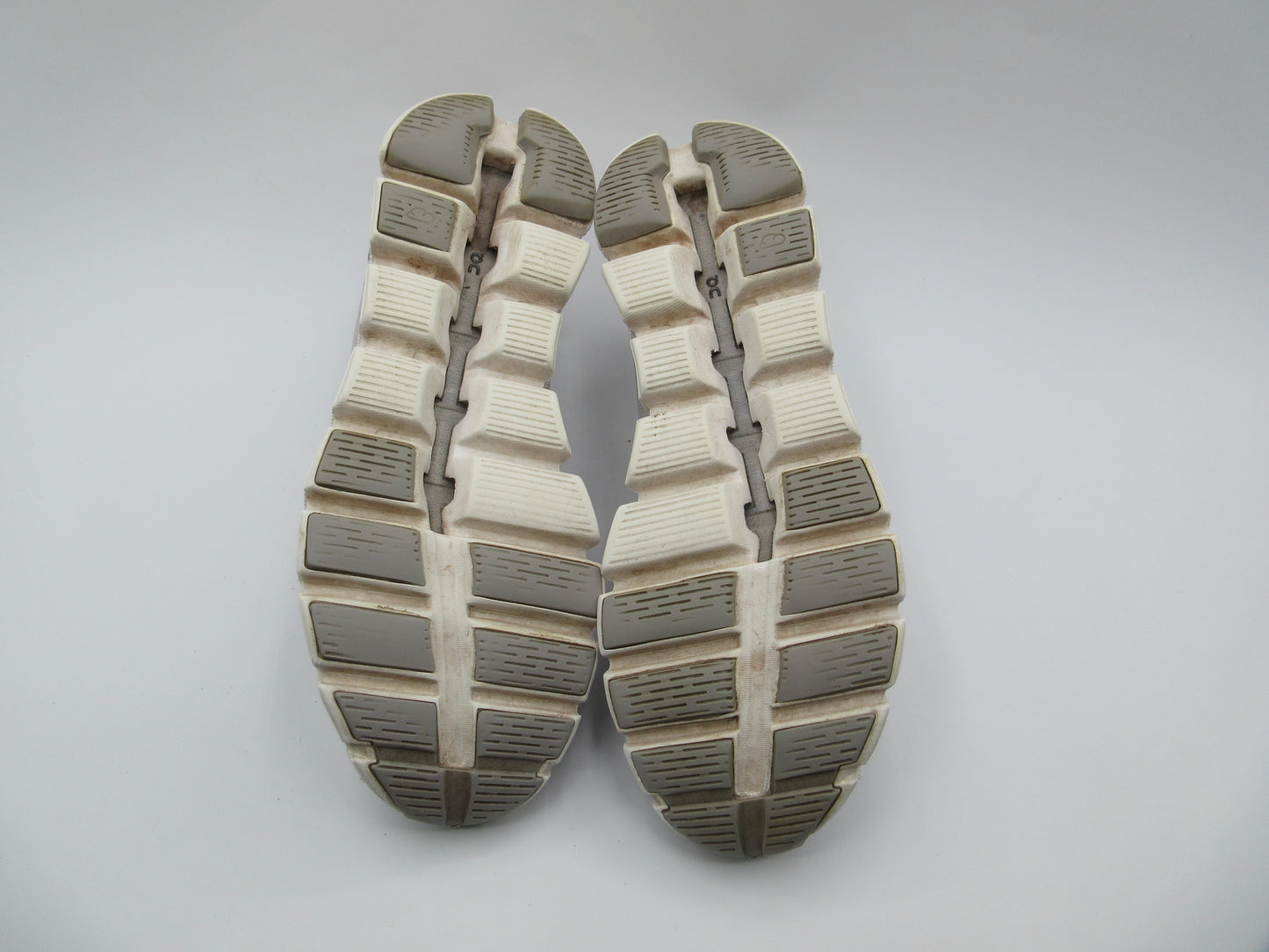 Used On Cloud 5 – Women’s Size 9