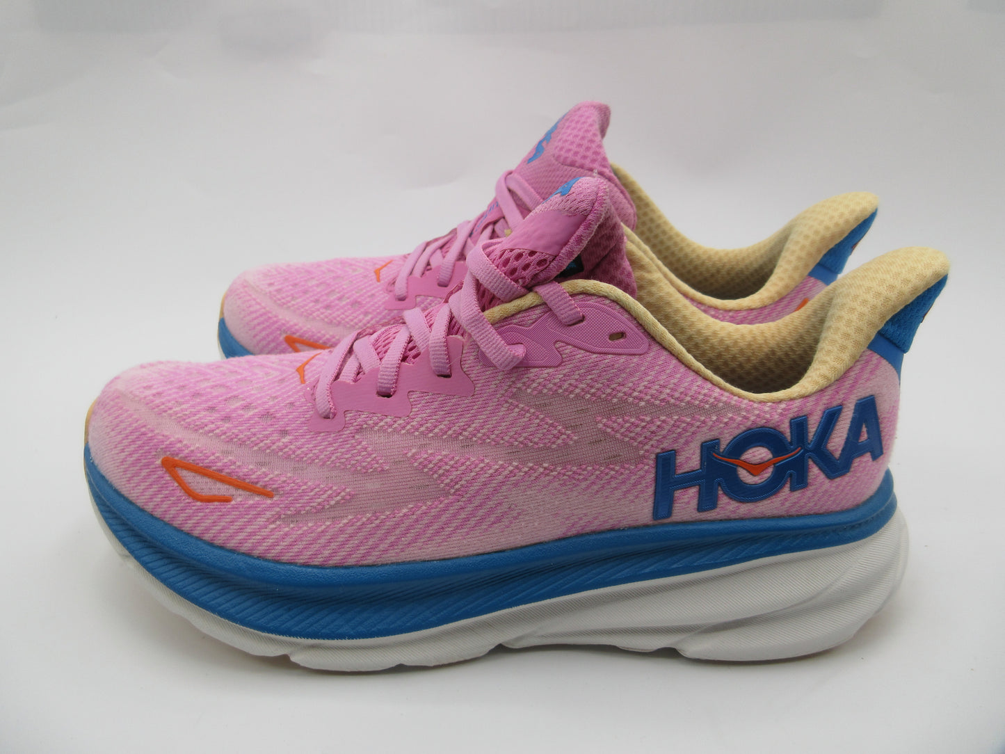 Used Hoka Clifton 9 – Women’s Size 7.5