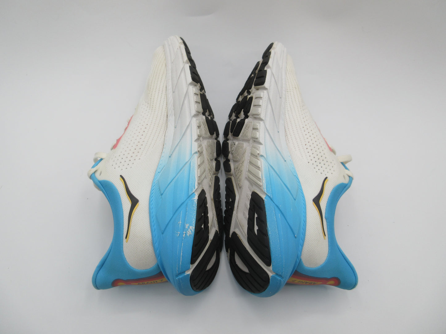 Used Hoka Arahi 7 – Women’s Size 7 (Wide)