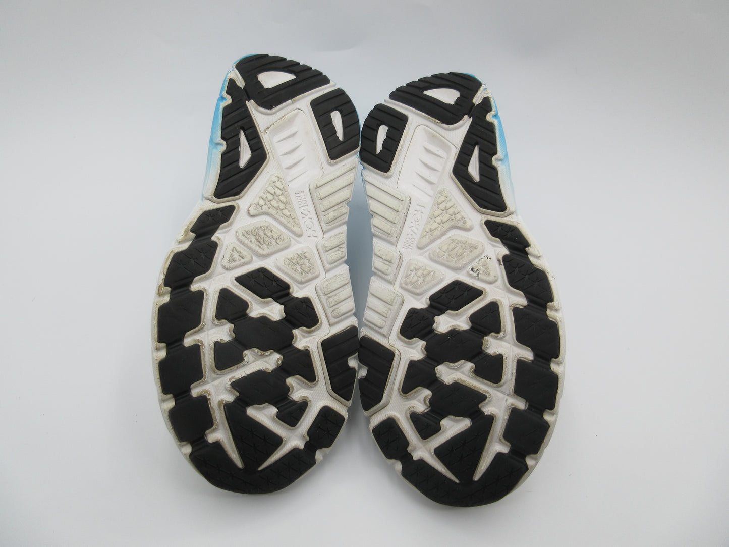 Used Hoka Arahi 7 – Women’s Size 7 (Wide)