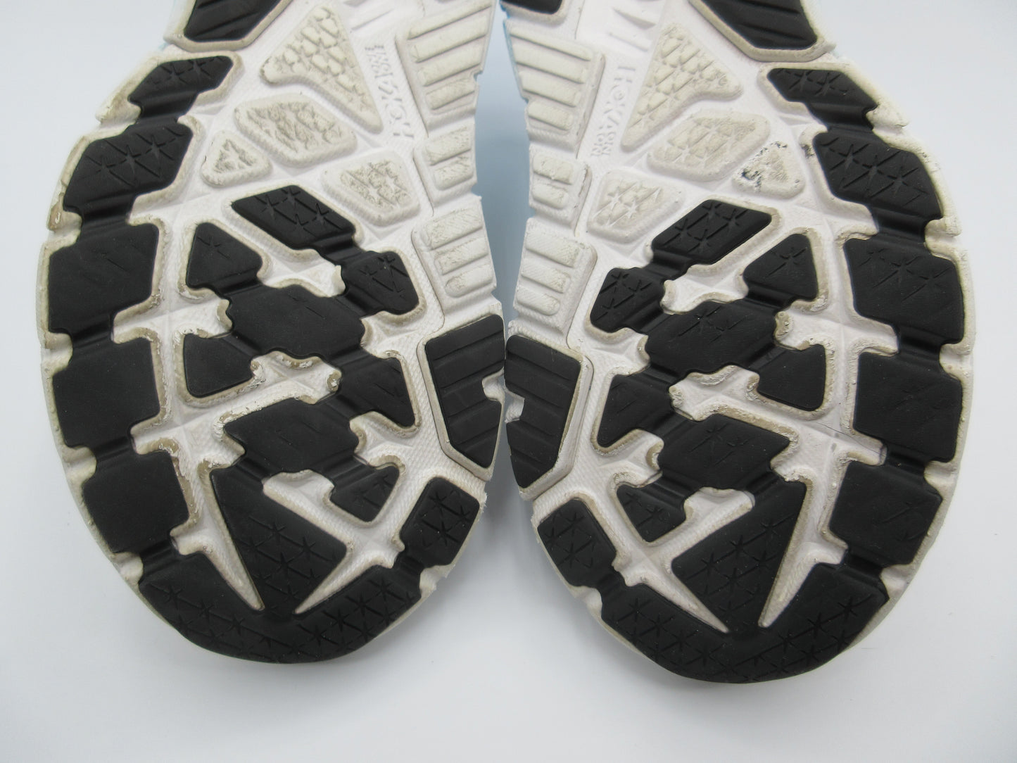 Used Hoka Arahi 7 – Women’s Size 7 (Wide)