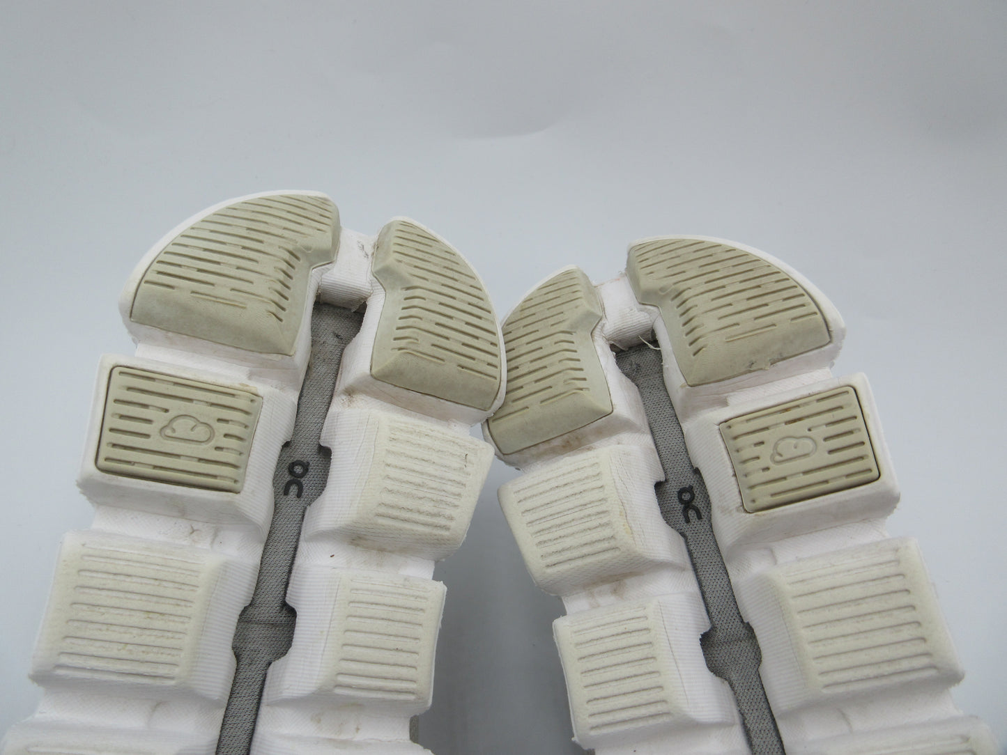 Used On Cloud 5 – Women’s Size 7.5